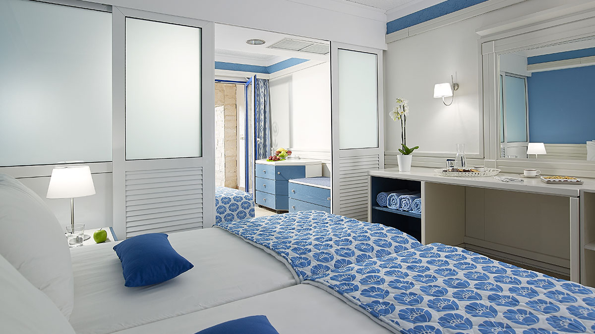 Family Sliding Door Sea View